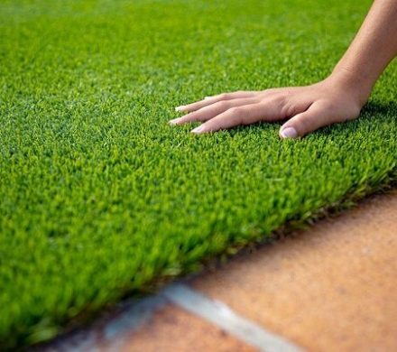 آغاز بتن ریزی چمن مصنوعی دریمی