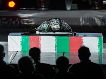 گزارش تصویری شب دوم دومین اجلاسیه سرداران، امیران و ۵۵۰ شهید شهرستان داراب