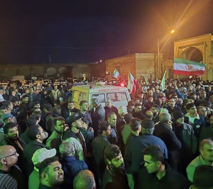 استقبال بی نظیر دارابی ها از پیکر مطهر سه شهید مظلوم دارابی در حملات آمریکایی صهیونی